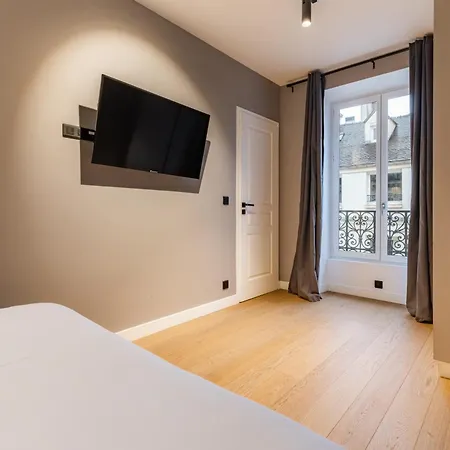 Appartamento Beautiful In The Heart Of Parigi