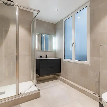 Beautiful In The Heart Of 아파트