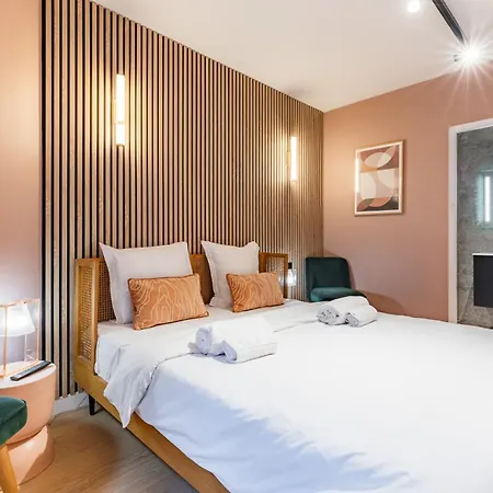 Beautiful In The Heart Of 파리