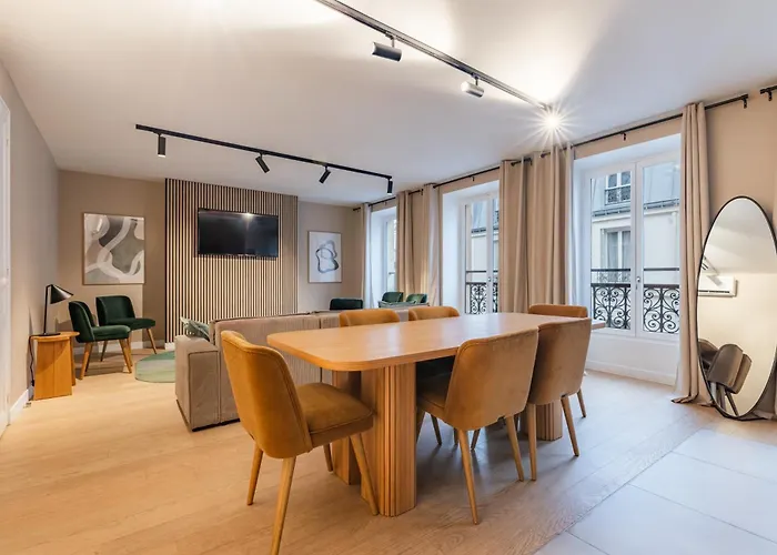 Beautiful In The Heart Of 아파트 *